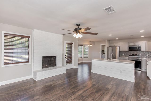 8238 Li Fair Dr, Pensacola, FL 32506