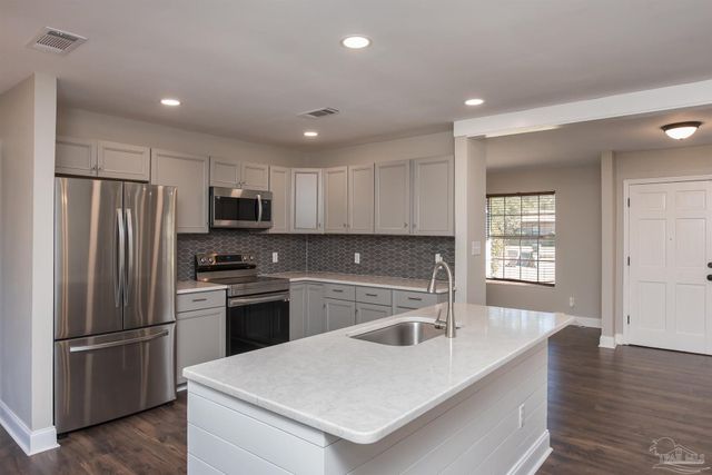 8238 Li Fair Dr, Pensacola, FL 32506