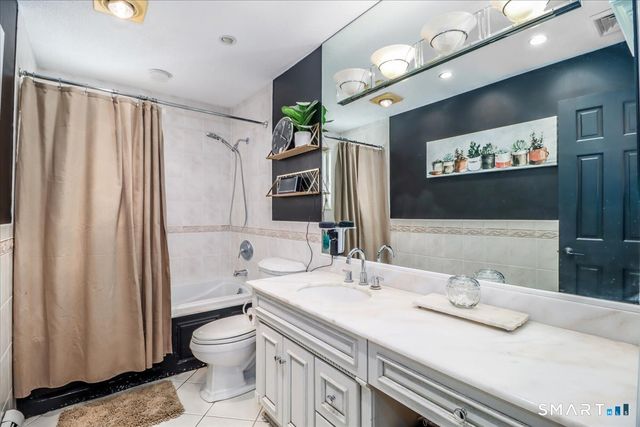 25 Howland Road, New Milford, CT 06776