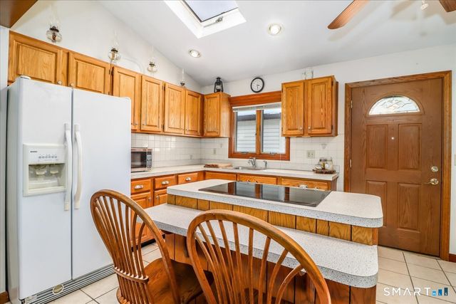 25 Howland Road, New Milford, CT 06776