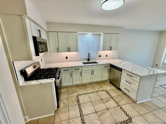 31245 Partridge Lane, Chesterfield, MI 48047