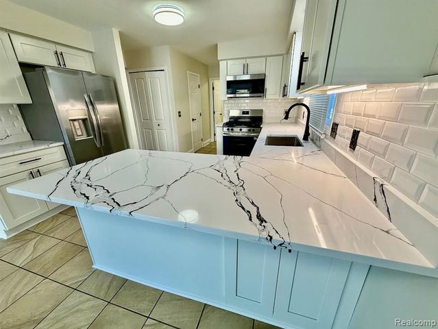 31245 Partridge Lane, Chesterfield, MI 48047