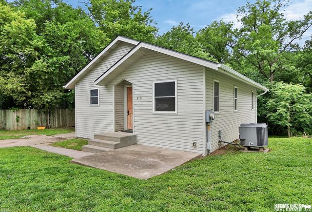 910 9th Avenue, Plattsmouth, NE 68048