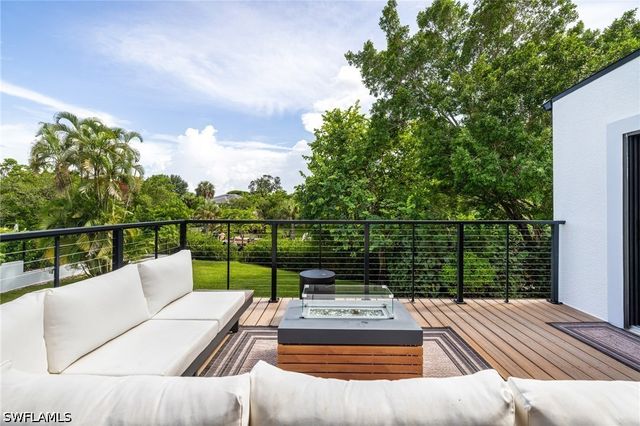 114 Westwood DR, Naples, FL 34110