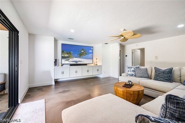114 Westwood DR, Naples, FL 34110