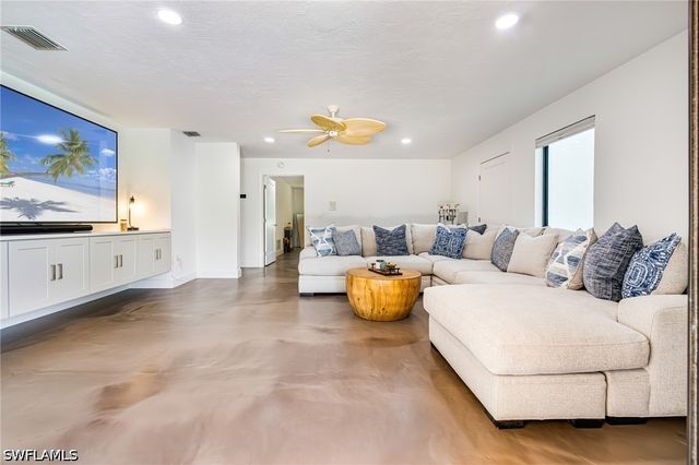 114 Westwood DR, Naples, FL 34110
