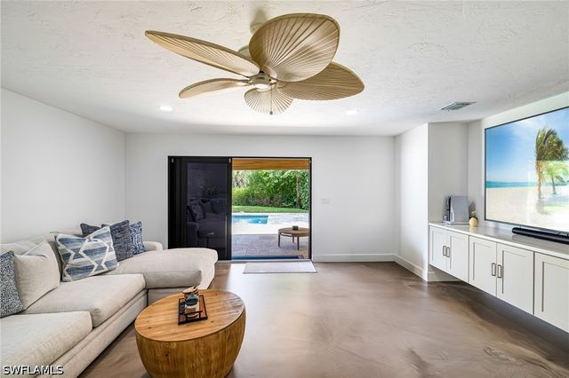 114 Westwood DR, Naples, FL 34110
