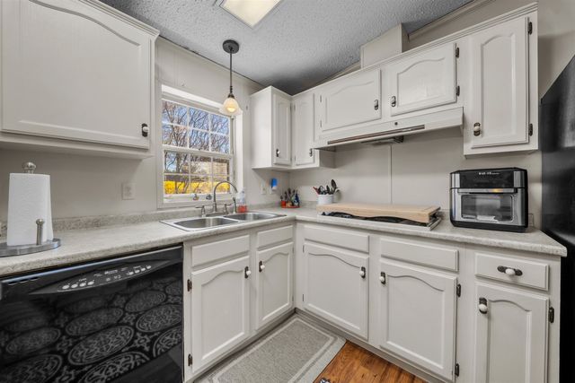24 Granite Drive, North Hampton, NH 03862