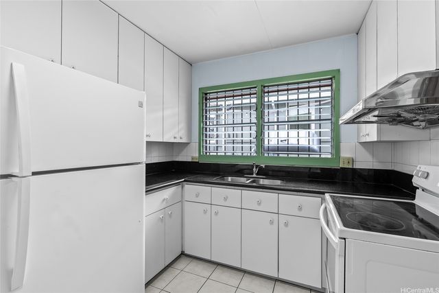 3261 Paliuli Street, Honolulu, HI 96816