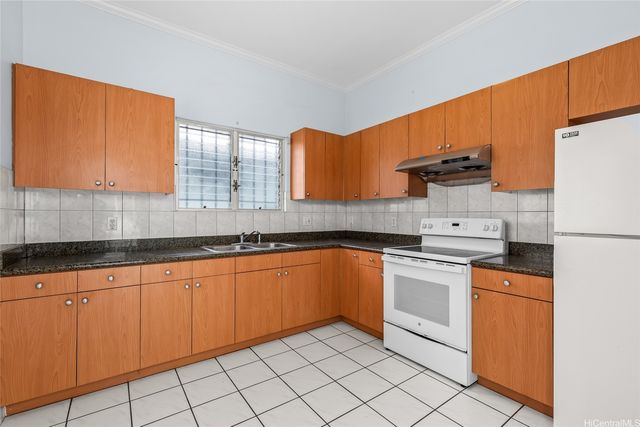 3261 Paliuli Street, Honolulu, HI 96816