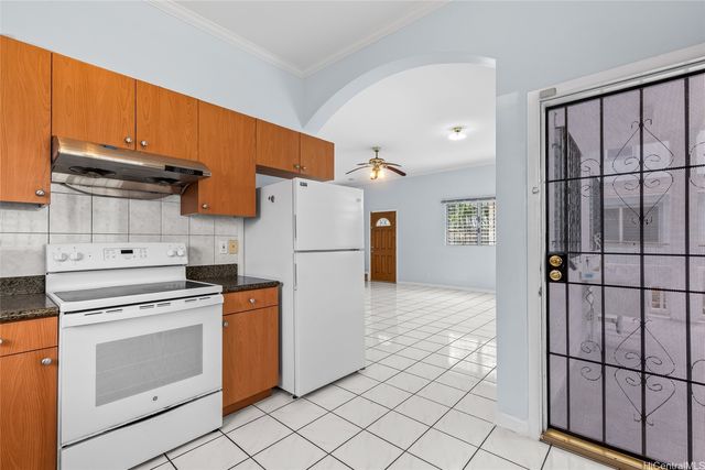 3261 Paliuli Street, Honolulu, HI 96816