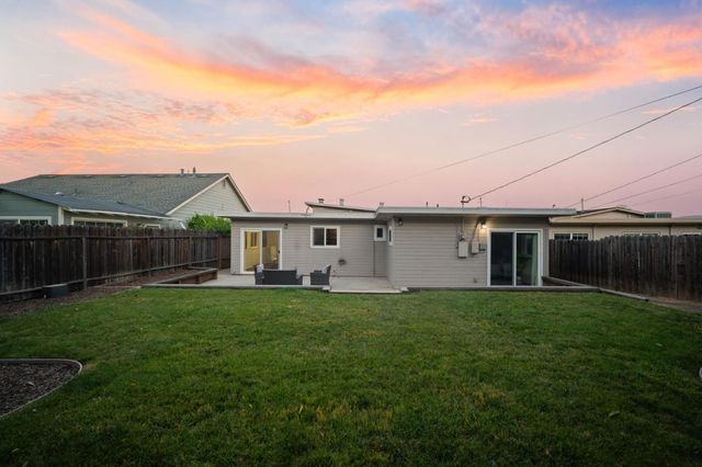 1425 Royal Avenue, San Mateo, CA 94401