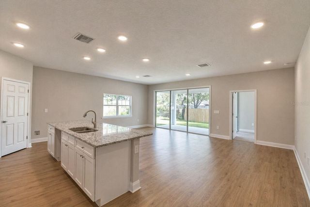 140 1ST STREET, Winter Haven, FL 33880