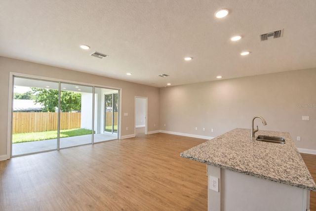 140 1ST STREET, Winter Haven, FL 33880