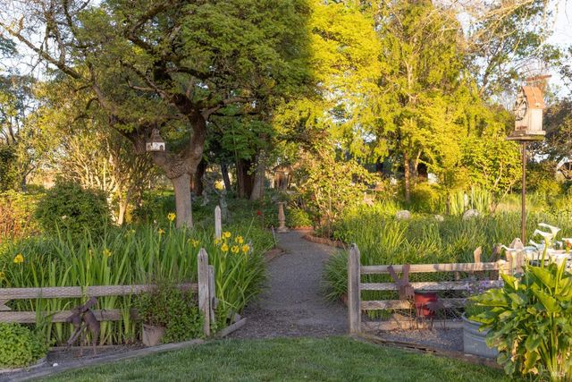 2875 Woolsey Rd, Windsor, CA 95492