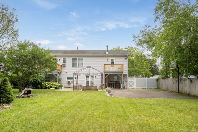 36 Balsam Drive, Medford, NY 11763