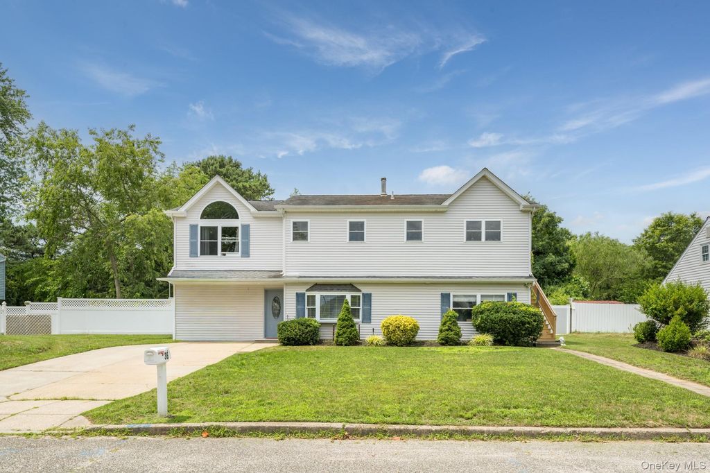 36 Balsam Drive, Medford, NY 11763