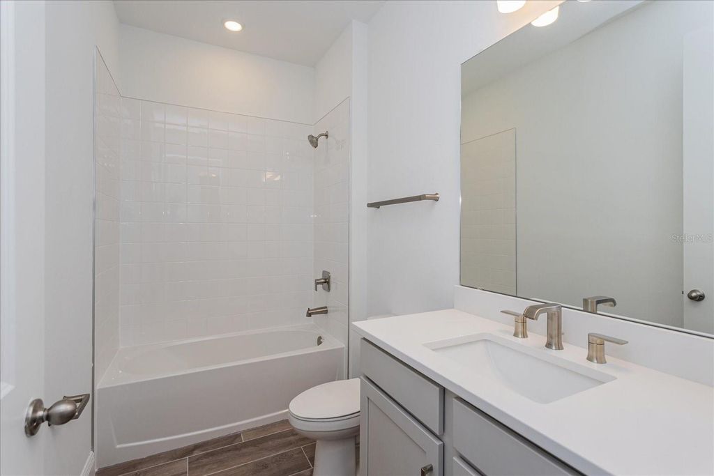 Image 19 of property listing at 6117 FLOWERING CHERRY BEND, Winter Garden, FL 34787