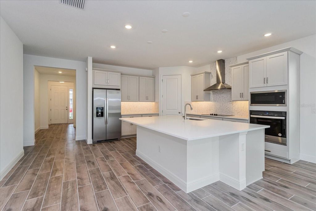 Image 4 of property listing at 6117 FLOWERING CHERRY BEND, Winter Garden, FL 34787