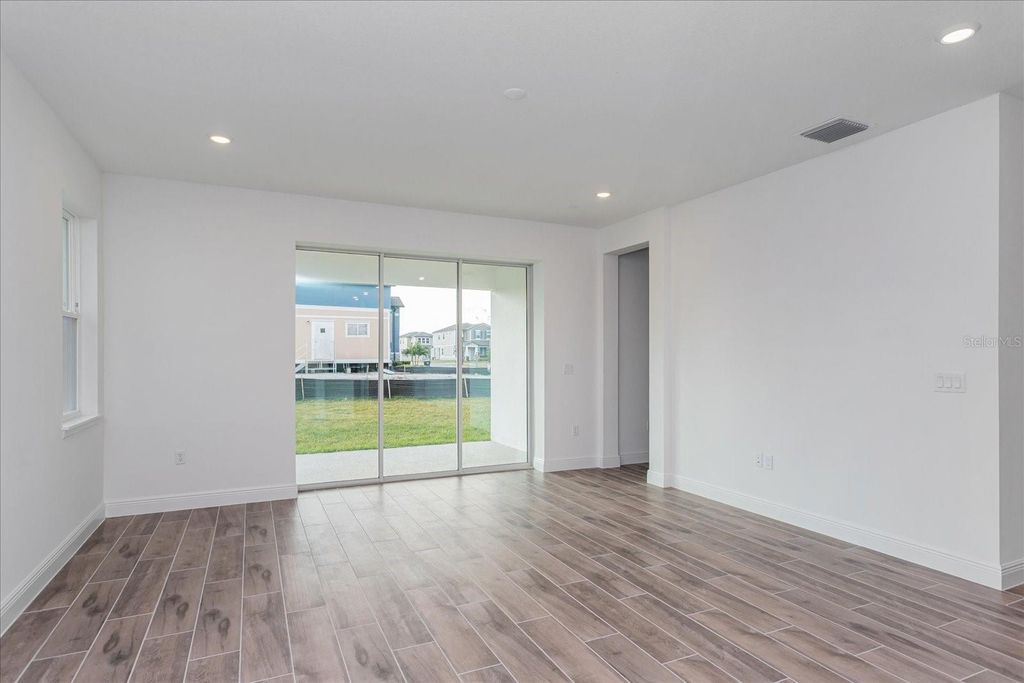 Image 9 of property listing at 6117 FLOWERING CHERRY BEND, Winter Garden, FL 34787