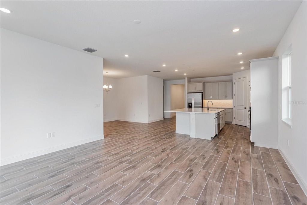 Image 10 of property listing at 6117 FLOWERING CHERRY BEND, Winter Garden, FL 34787