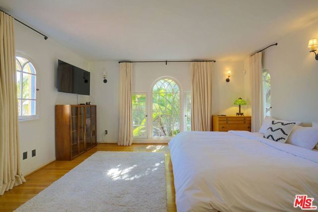 4778 Cromwell Avenue, Los Angeles, CA 90027