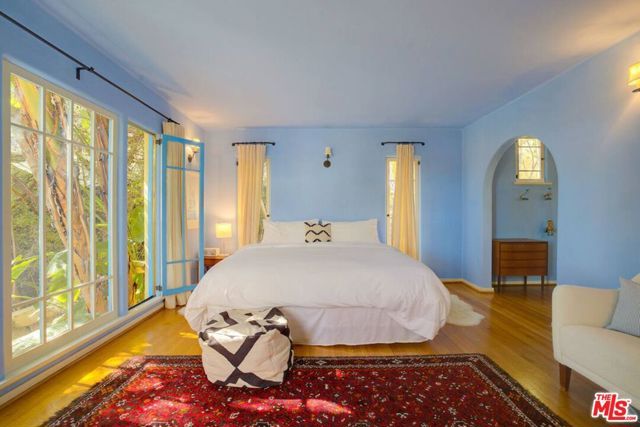 4778 Cromwell Avenue, Los Angeles, CA 90027