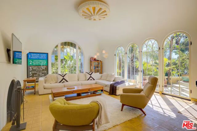 4778 Cromwell Avenue, Los Angeles, CA 90027