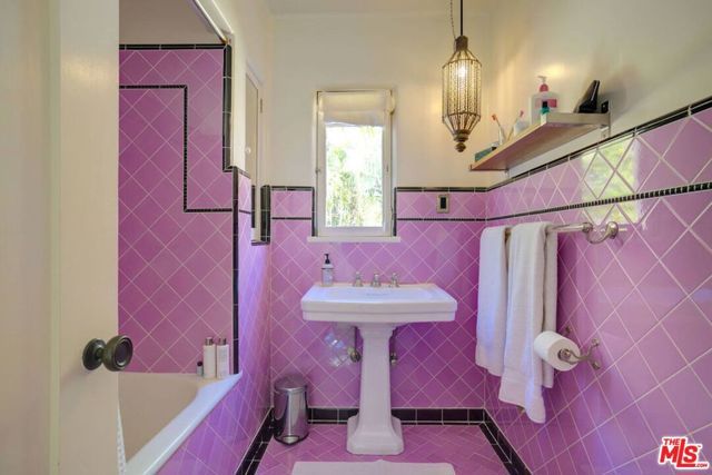 4778 Cromwell Avenue, Los Angeles, CA 90027