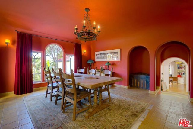 4778 Cromwell Avenue, Los Angeles, CA 90027