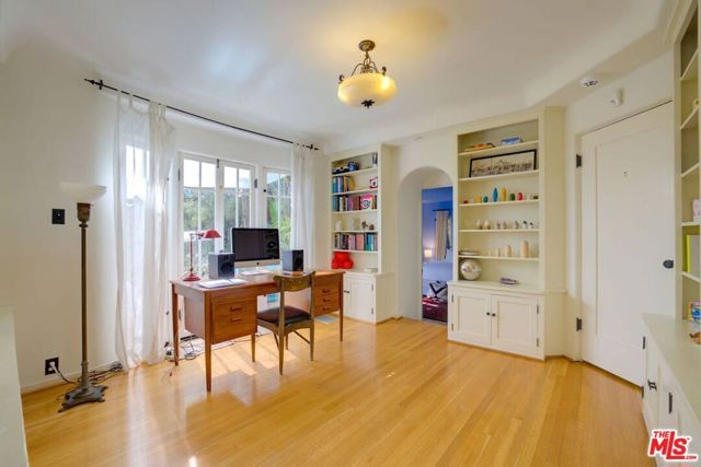 4778 Cromwell Avenue, Los Angeles, CA 90027
