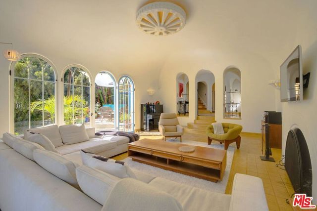 4778 Cromwell Avenue, Los Angeles, CA 90027