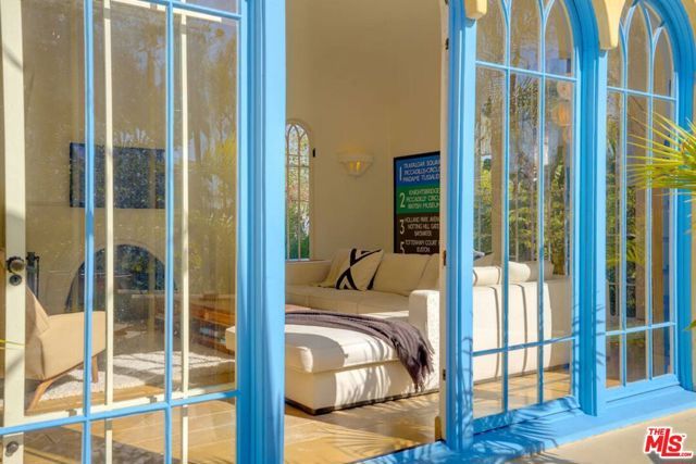 4778 Cromwell Avenue, Los Angeles, CA 90027