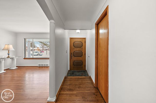 30615 Champine Street, St Clair Shores, MI 48082