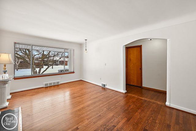 30615 Champine Street, St Clair Shores, MI 48082