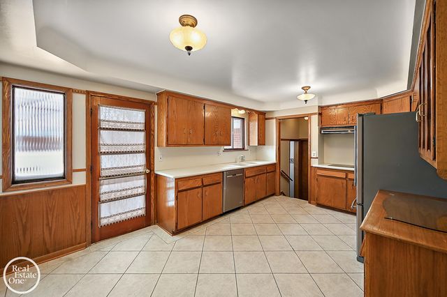 30615 Champine Street, St Clair Shores, MI 48082