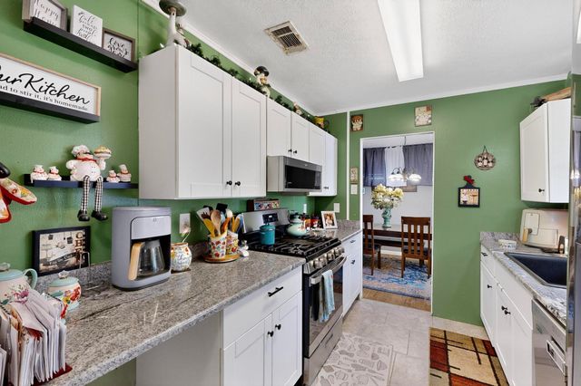 701 Hillcrest Drive, Arlington, TX 76010