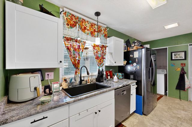 701 Hillcrest Drive, Arlington, TX 76010