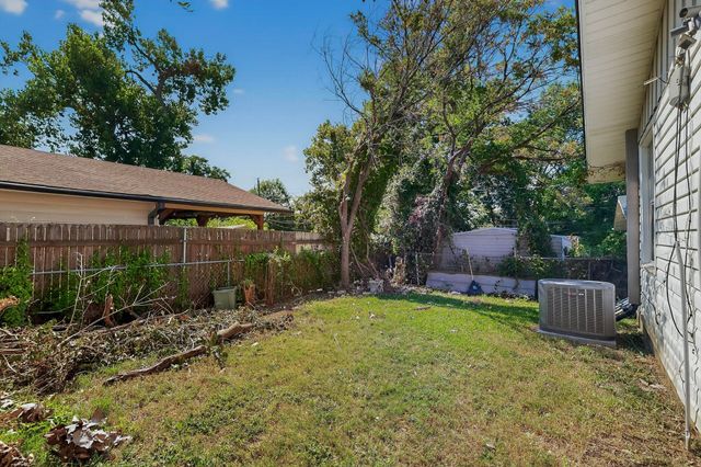 701 Hillcrest Drive, Arlington, TX 76010