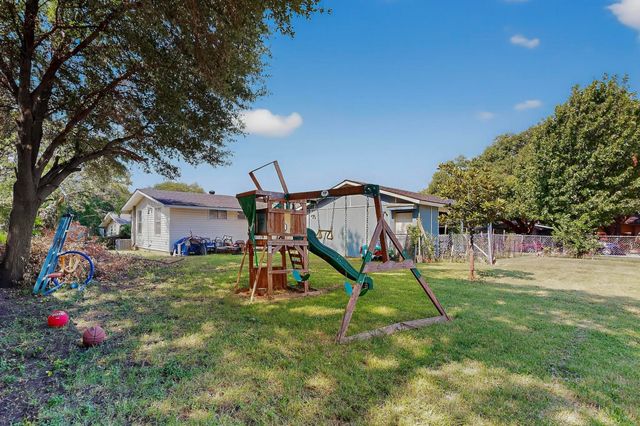 701 Hillcrest Drive, Arlington, TX 76010