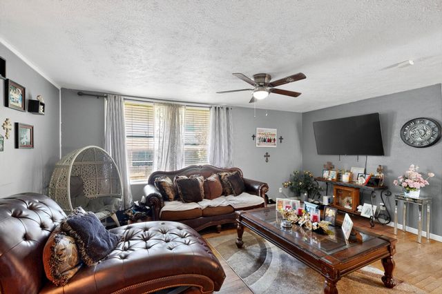701 Hillcrest Drive, Arlington, TX 76010