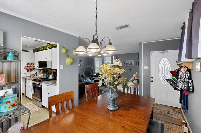 701 Hillcrest Drive, Arlington, TX 76010
