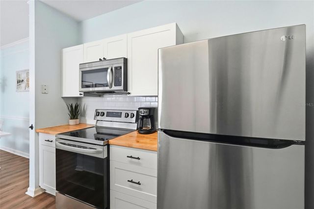4802 51ST STREET W 117, Bradenton, FL 34210