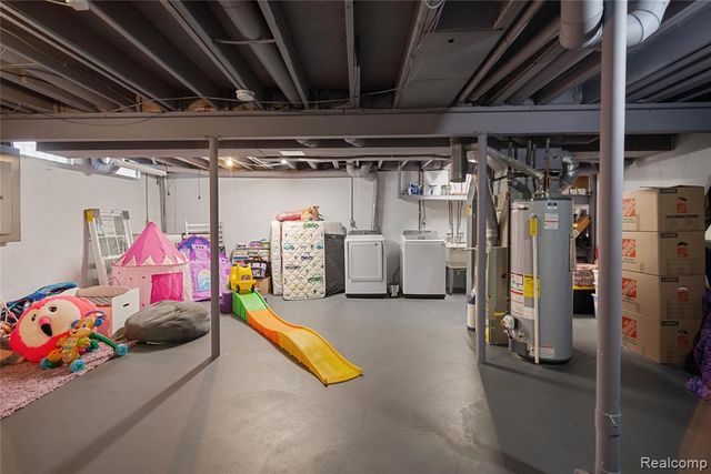 40341 Worthington Court, Canton, MI 48188