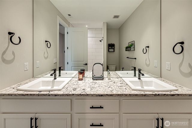 175 Annabelle Street, Castle Rock, WA 98611