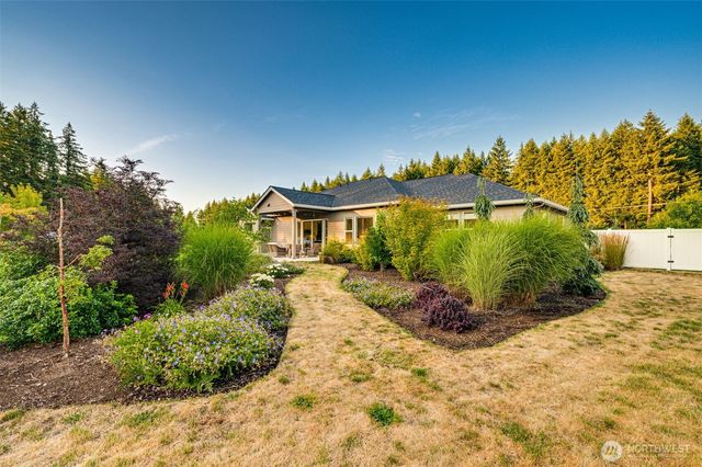 175 Annabelle Street, Castle Rock, WA 98611
