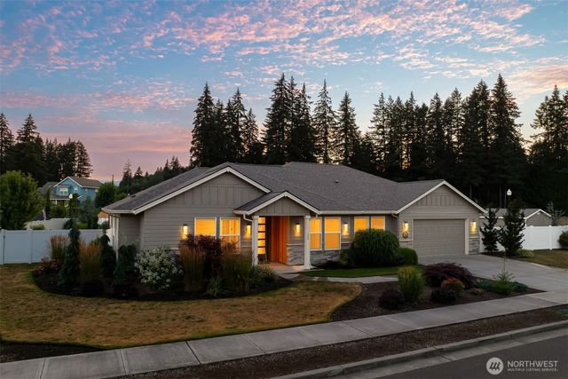 175 Annabelle Street, Castle Rock, WA 98611