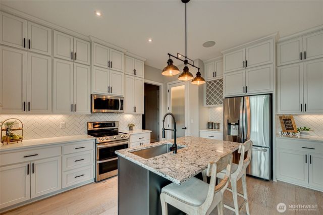 175 Annabelle Street, Castle Rock, WA 98611