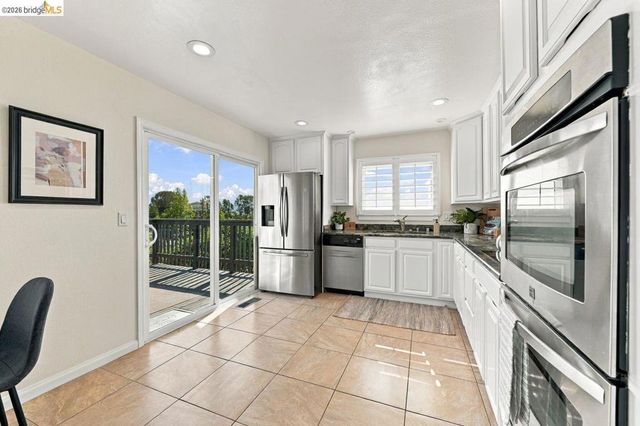 10760 Hellman St, Oakland, CA 94605