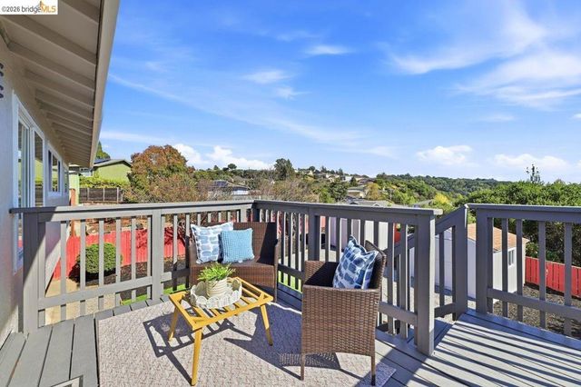 10760 Hellman St, Oakland, CA 94605